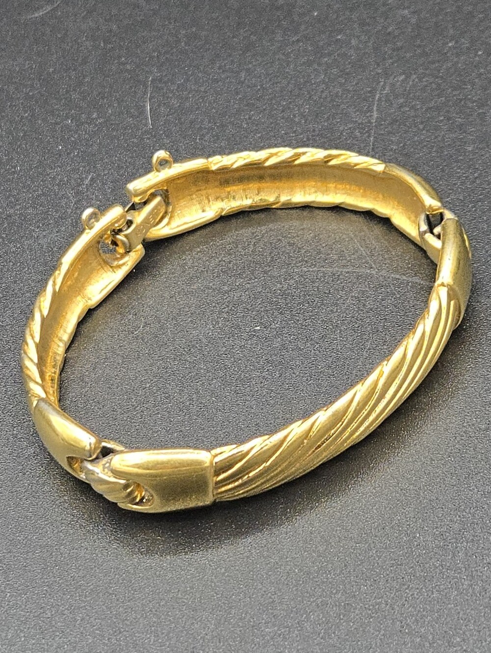 Vintage MONET Gold Tone Bracelet